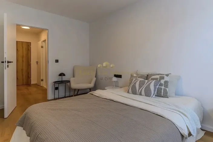 Prodej bytu 2+kk, Praha - Kobylisy, Taussigova, 42 m2