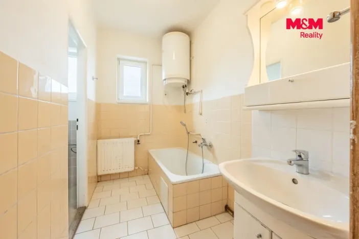 Prodej bytu 3+1, Blatno, 69 m2