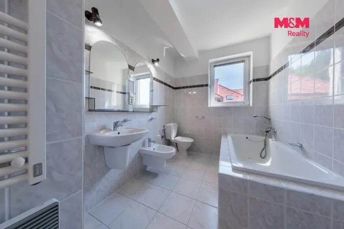 Prodej rodinného domu, Karlovy Vary - Hůrky, 250 m2