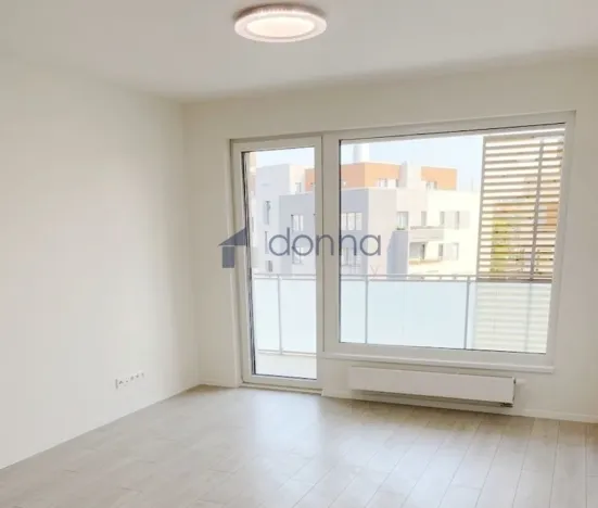Pronájem bytu 2+kk, Praha, U plynárny, 56 m2