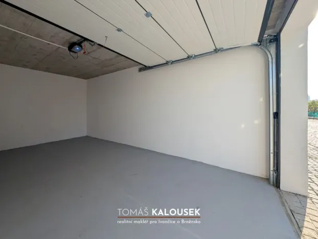 Pronájem garáže, Oslavany, 19 m2