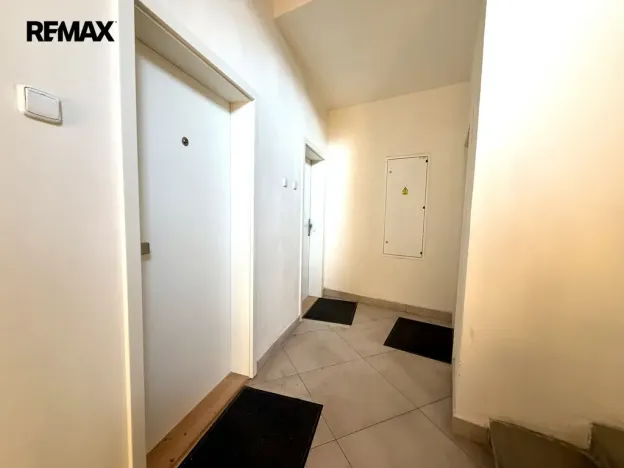 Pronájem bytu 2+kk, Praha - Košíře, Holečkova, 36 m2