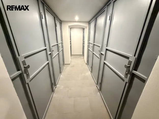 Pronájem bytu 2+kk, Praha - Košíře, Holečkova, 36 m2