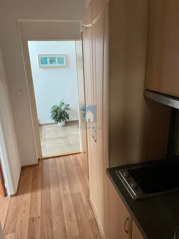 Pronájem bytu 2+kk, Praha, Hostavická, 30 m2
