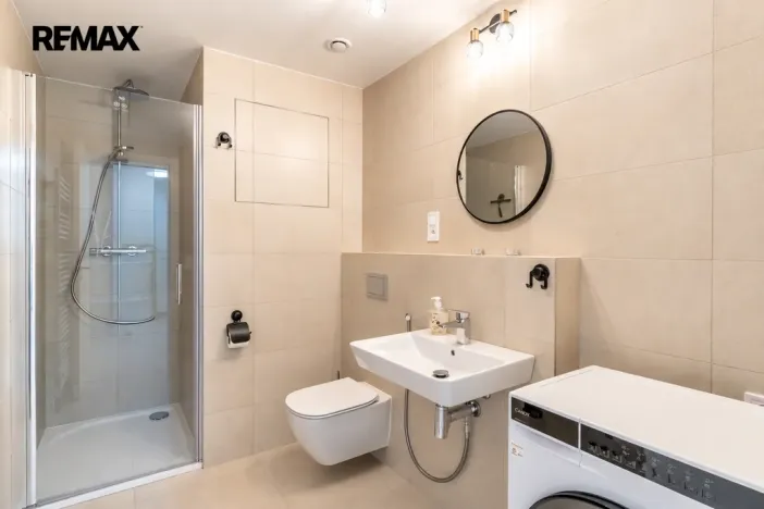 Pronájem bytu 1+kk, Praha - Žižkov, Kaplířova, 39 m2