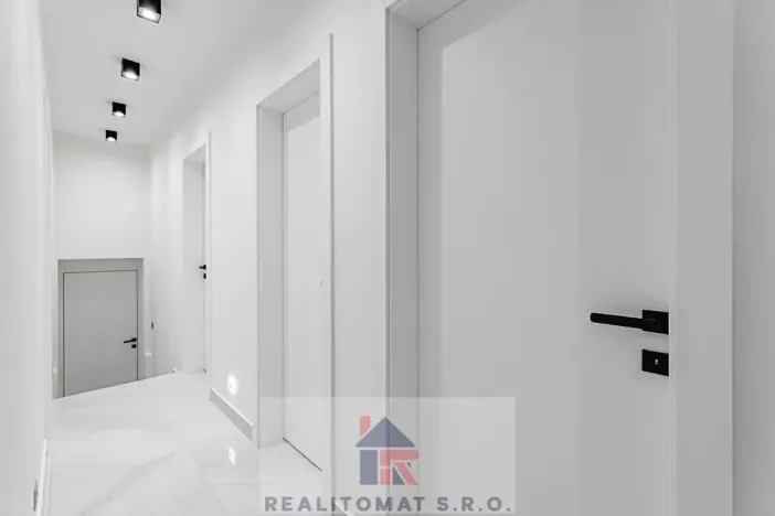 Pronájem rodinného domu, Praha - Komořany, Pod lesem, 325 m2