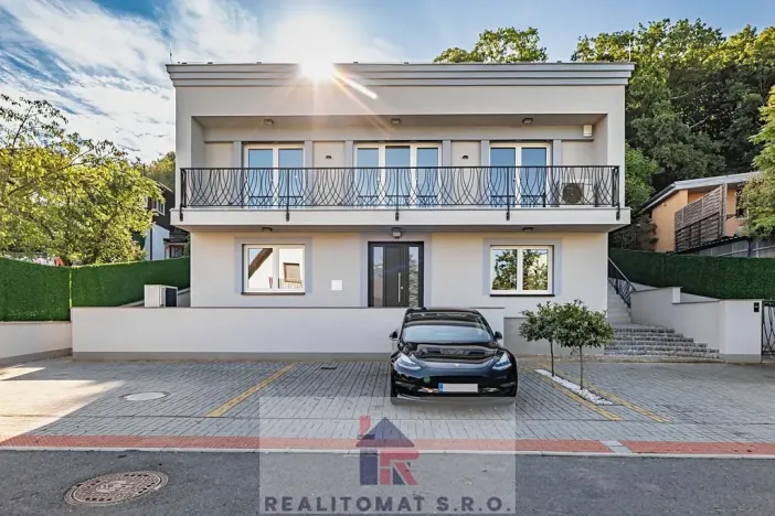 Pronájem rodinného domu, Praha - Komořany, Pod lesem, 325 m2
