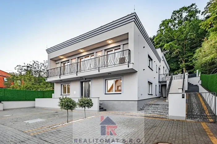 Prodej bytu 4+kk, Praha - Komořany, Pod lesem, 343 m2