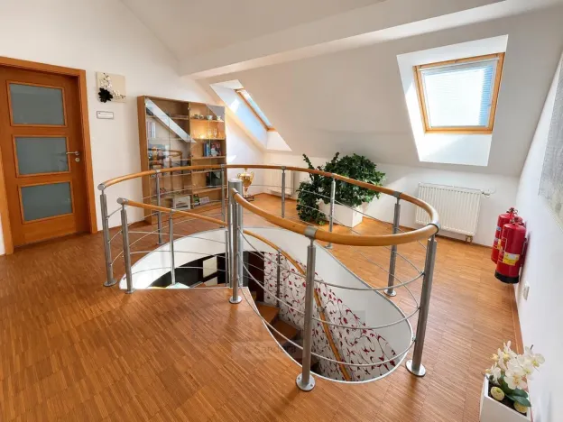 Pronájem kanceláře, České Budějovice - České Budějovice 1, Hroznová, 276 m2