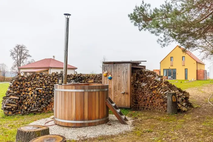 Pronájem atypického bytu, Sedlec, 73 m2