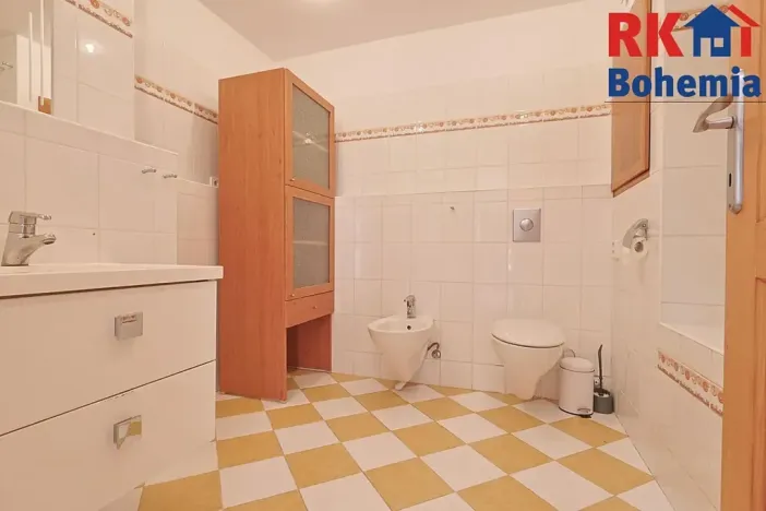 Pronájem bytu 3+1, Praha - Prosek, Vysočanská, 84 m2