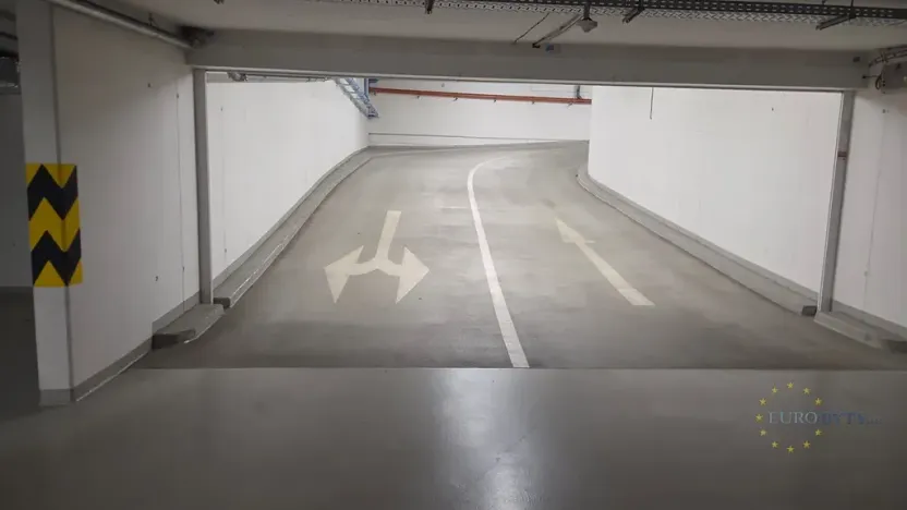 Pronájem garáže, Praha - Libeň, Kurta Konráda, 15 m2