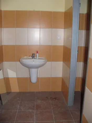 Pronájem obchodního prostoru, Hradec Králové, Gočárova třída, 170 m2