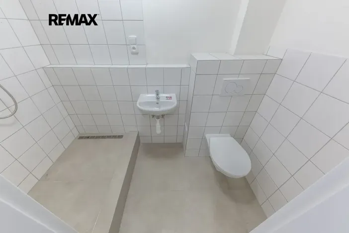 Prodej kanceláře, Praha - Střížkov, Děčínská, 45 m2