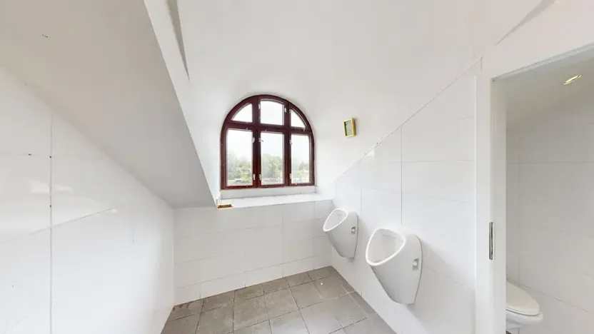 Dražba restaurace, Praha - Holešovice, Jankovcova, 1096 m2