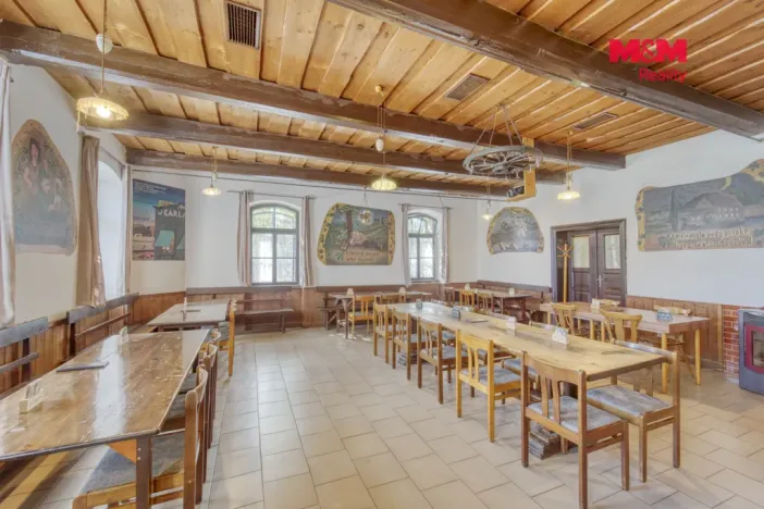 Prodej obchodního prostoru, Hradec Králové - Svinary, Podhůrská, 633 m2