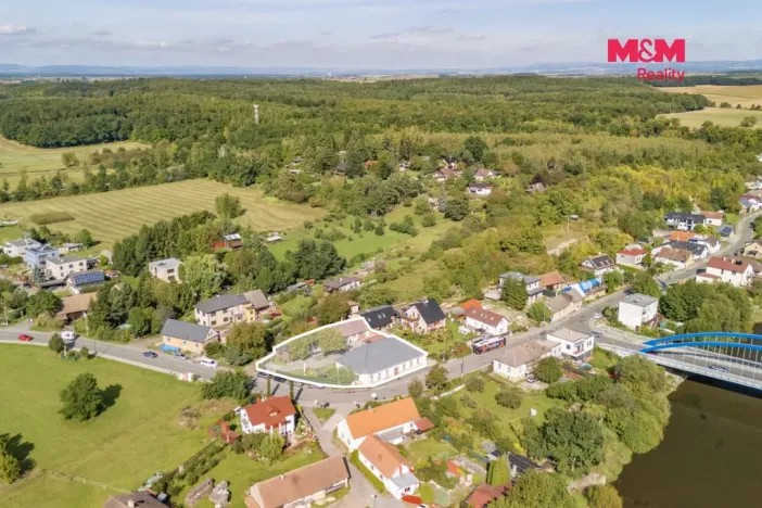 Prodej obchodního prostoru, Hradec Králové - Svinary, Podhůrská, 633 m2