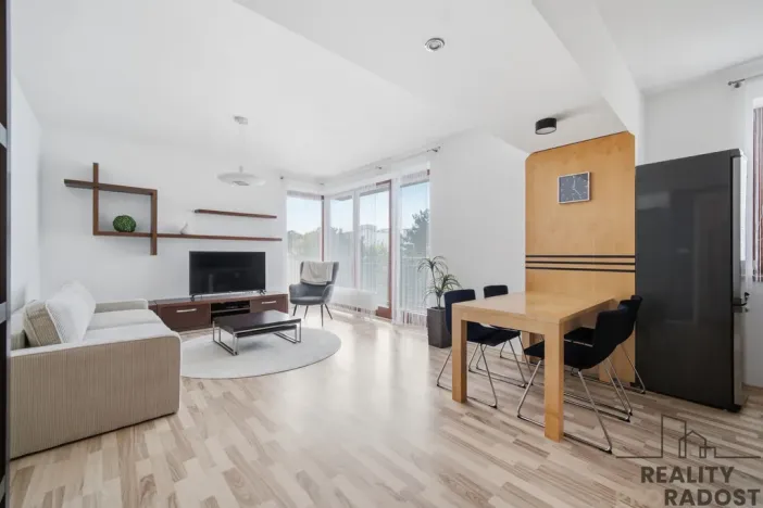 Pronájem bytu 2+kk, Pardubice, Dubinská, 73 m2