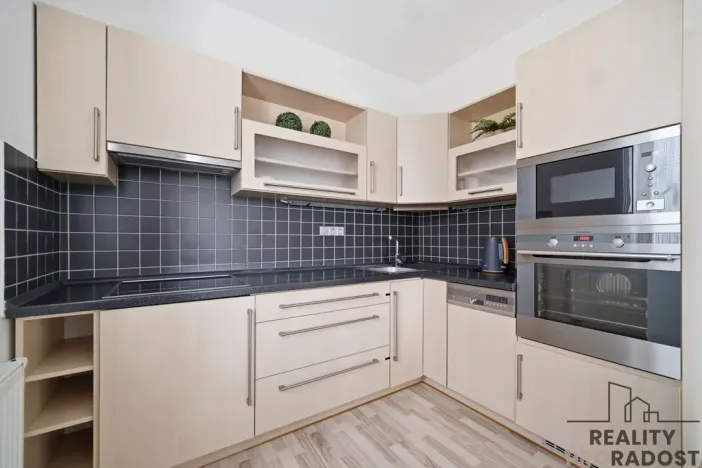 Pronájem bytu 2+kk, Pardubice, Dubinská, 73 m2