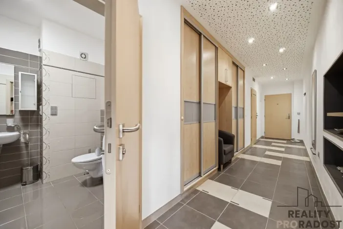 Pronájem bytu 2+kk, Pardubice, Dubinská, 73 m2