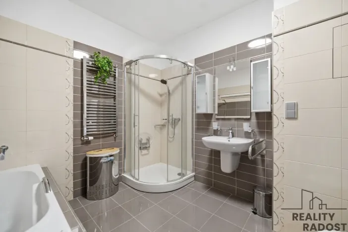 Pronájem bytu 2+kk, Pardubice, Dubinská, 73 m2