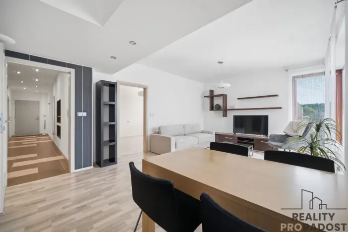 Pronájem bytu 2+kk, Pardubice, Dubinská, 73 m2