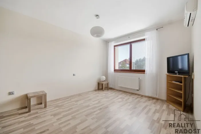 Pronájem bytu 2+kk, Pardubice, Dubinská, 73 m2