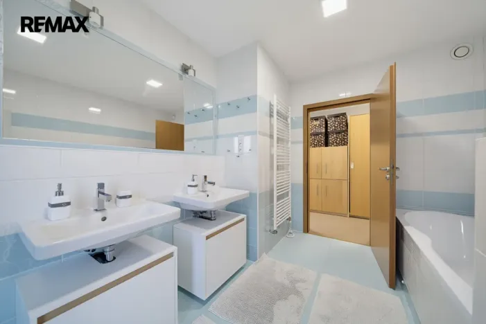 Prodej rodinného domu, Sadov - Bor, 115 m2