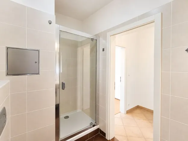 Pronájem bytu 1+kk, Praha - Hloubětín, Nademlejnská, 26 m2