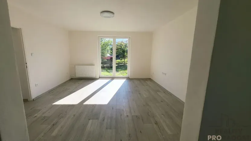 Pronájem bytu 2+1, Komorní Lhotka, 60 m2
