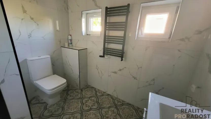 Pronájem bytu 2+1, Komorní Lhotka, 60 m2