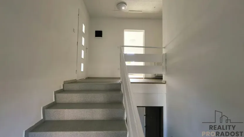 Pronájem bytu 2+1, Komorní Lhotka, 60 m2