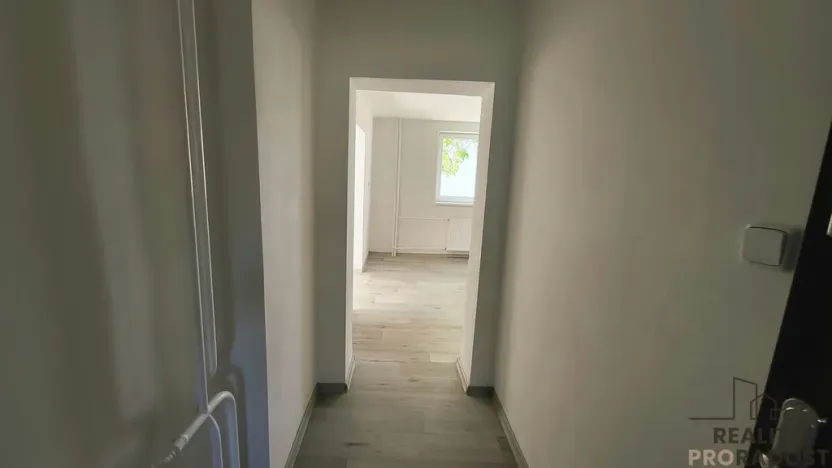 Pronájem bytu 2+1, Komorní Lhotka, 60 m2