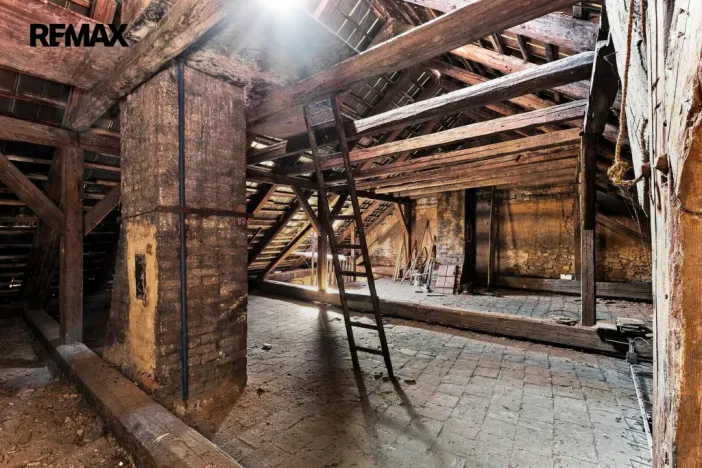 Prodej rodinného domu, Český Brod, nám. Arnošta z Pardubic, 150 m2