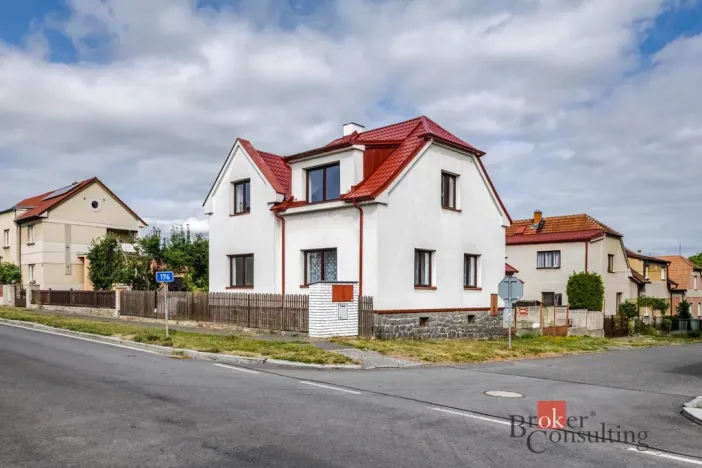 Prodej rodinného domu, Březnice, Za sokolovnou, 236 m2