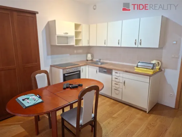 Pronájem bytu 2+kk, Praha - Uhříněves, V bytovkách, 60 m2