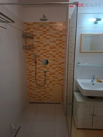 Pronájem bytu 2+kk, Praha - Uhříněves, V bytovkách, 60 m2