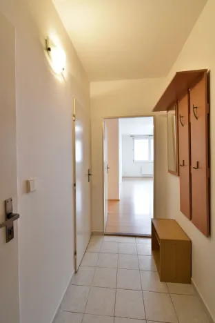 Pronájem bytu 1+kk, Praha - Troja, Hnězdenská, 40 m2