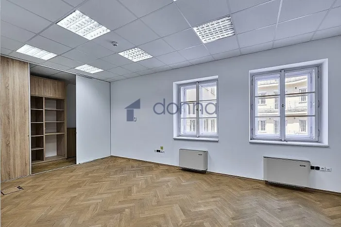 Pronájem kanceláře, Praha, Soukenická, 212 m2