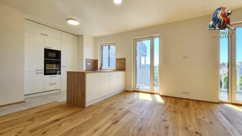 Prodej bytu 2+kk, Bystřice nad Pernštejnem, Masarykovo náměstí, 65 m2