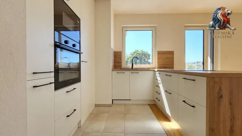 Prodej bytu 2+kk, Bystřice nad Pernštejnem, Masarykovo náměstí, 65 m2