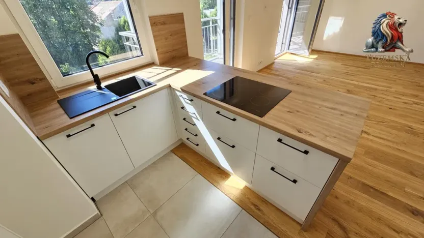 Prodej bytu 2+kk, Bystřice nad Pernštejnem, Masarykovo náměstí, 65 m2