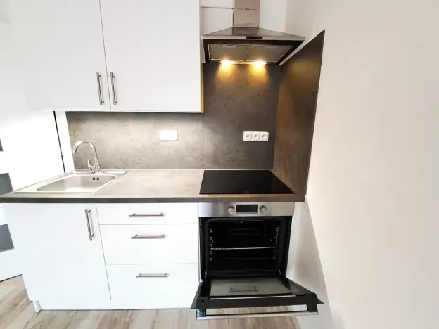 Pronájem bytu 1+kk, Zlín, Větrná, 27 m2