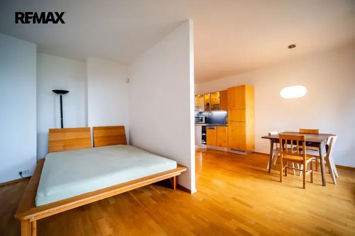 Pronájem bytu 2+kk, Praha - Smíchov, Pod Hybšmankou, 53 m2