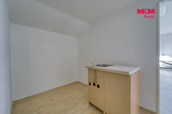 Prodej obchodního prostoru, Toužim, Plzeňská, 561 m2