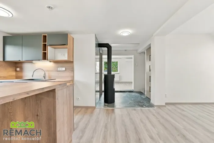 Pronájem bytu 3+1, Hvozdná, K Větřáku, 102 m2