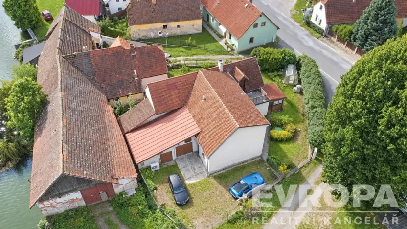 Prodej rodinného domu, Lnáře, 205 m2
