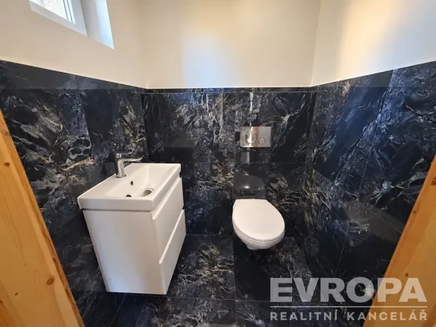 Prodej rodinného domu, Lnáře, 205 m2