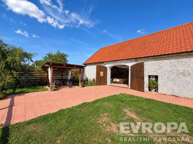 Prodej rodinného domu, Borovy, 500 m2