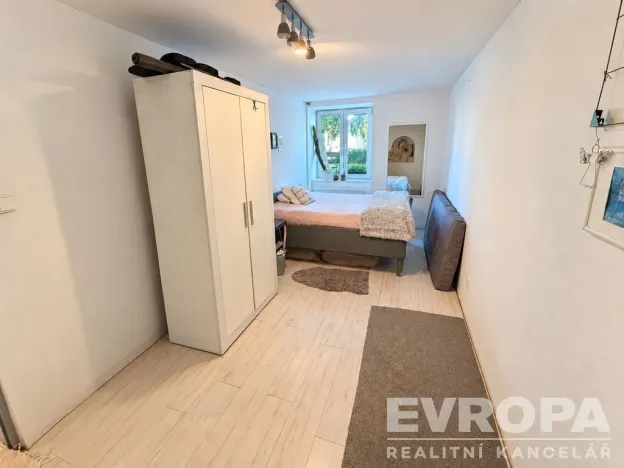 Prodej rodinného domu, Borovy, 500 m2